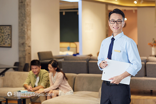 專業形象，信任之基——論家具店銷售人員的形象塑造與銷售藝術